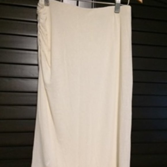 Splendid Fitted Skirt - Picture 2 of 3